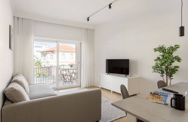 JOIVY Cosy apt in Parede near the beach