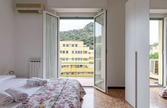 JOIVY Family Flat W/Terrace & Parking Near Beach