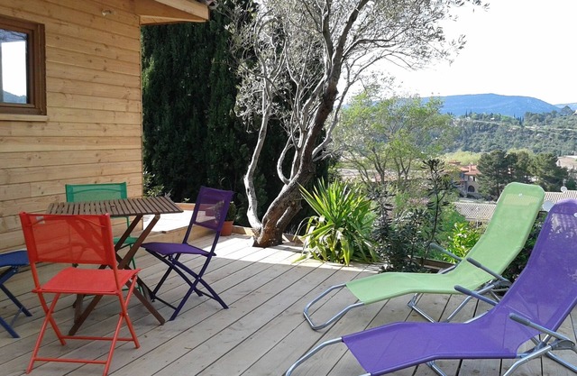 HÜBSCHES CHALET ZEN in LAGRASSE bei Carcassonne