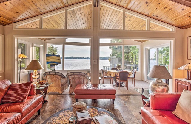 NEU! Jordan Home mit Bootshaus und Dock am Cedar Lake