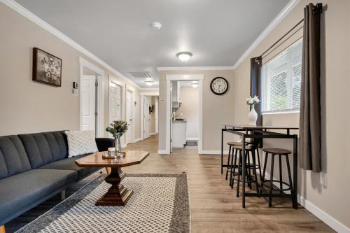 Judkins Entire Upper Floor - Close to Downtown