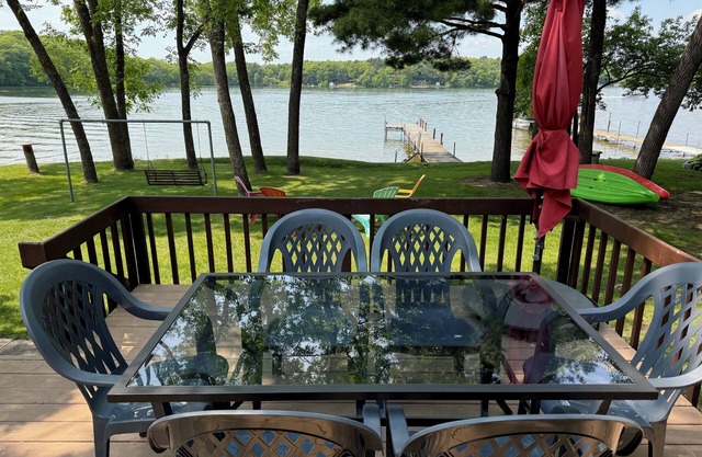 Julia’s Lakefront Cottage…updated cabin, private dock & beautiful sunsets.