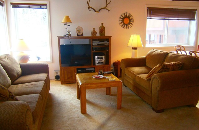 Geräumige 2 BR 2BA Sun Valley Condo, New Theraputic Matratzen helfen u schlafen.