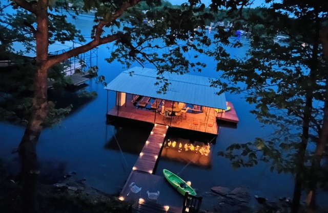 June 2-5 JUST OPENED! Family Lakefront A-Frame w/ Kayaks 6MM