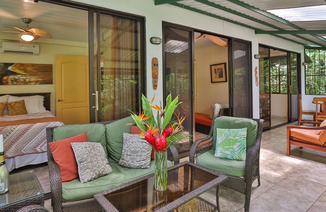 Jungle Creek Mono Vista Creek Ansicht, A / C, geschlossen Privat in Deck, WLAN, Queen-Betten