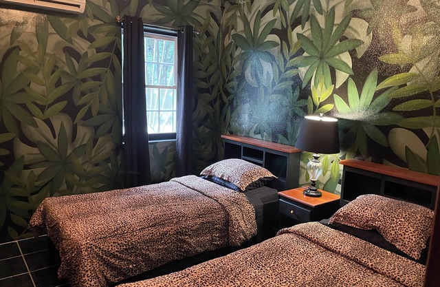 ONE BEDROOM SUITE - Close to Beach
