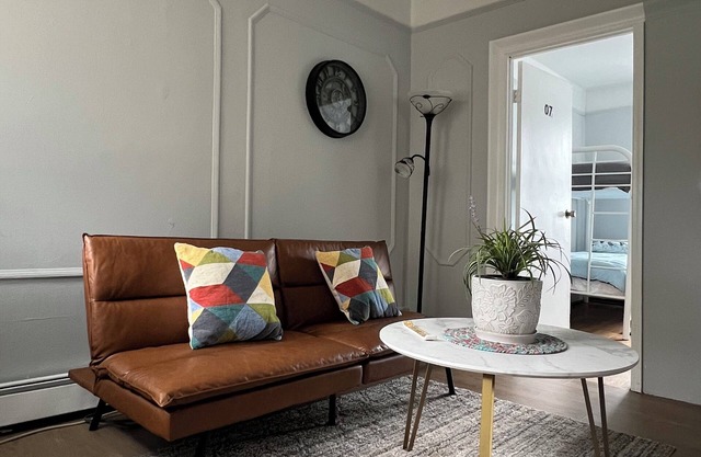 Charming 2-bedroom apartment with the best view of Manhattan NYC.