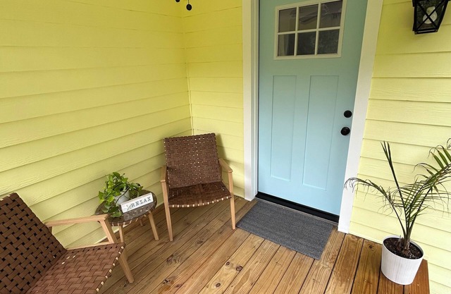Just 3 Miles from the Beach – Welcome to The Sunshine Cottage!