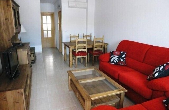 Tadelloses 2-Bett-Haus mit Gemeinschaftspool, Sonnenterrasse, Strand, Bergblick, Wi-Fi