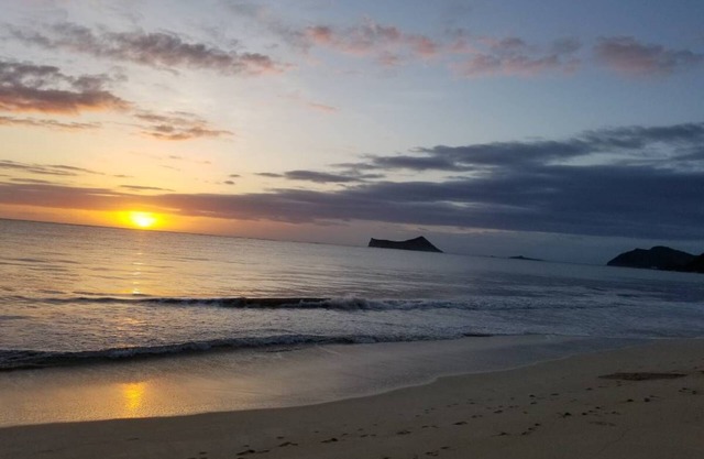 Direkt gegenüber vom Waimanalo / Bellows Beach, Private Yard, für 10 Personen