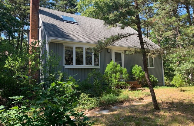 JUST AVAILABLE! Location! Walk to Ponds, Close to Town (CS0017)
