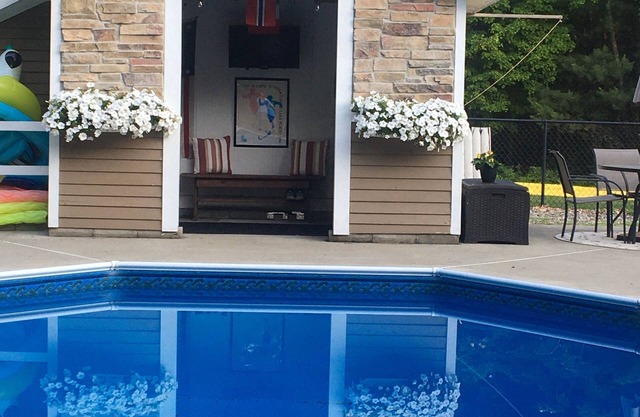 Saratoga Springs Home nur fünf Meilen von Saratoga Racetrack mit Inground Pool