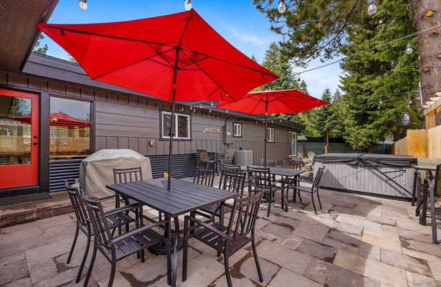 Just for Fun - Hot Tub - Air Conditioning - Near Downtown