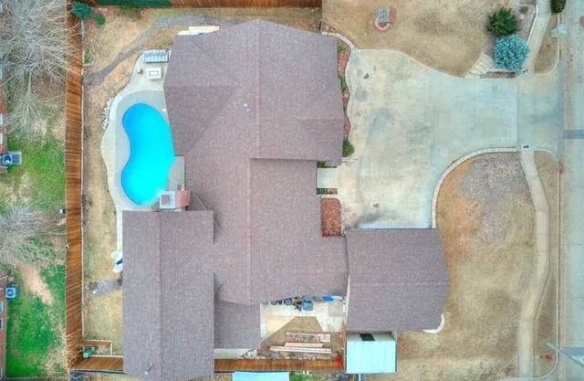 Just Like Home #16: Norman 5BD, 4.5 BA, Swimming Pool, Billiards close to campus