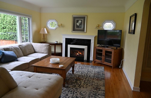 Just Like Home - Everything you need to feel at home and your pets are welcome!