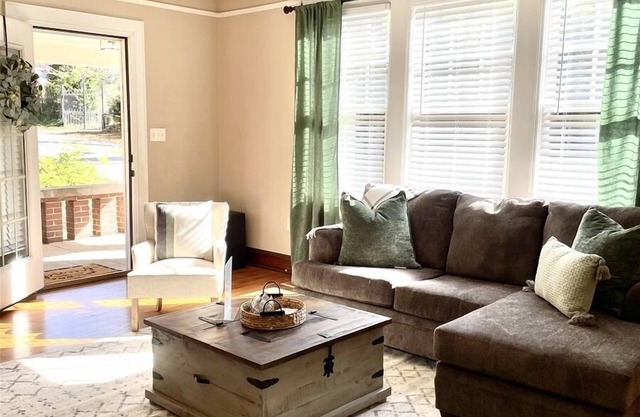 Just minutes from DT Anderson! | 2 Bed, 1 Bath