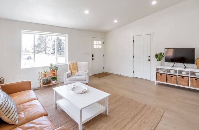 Just Minutes from UVU,Fully Fenced Backyard