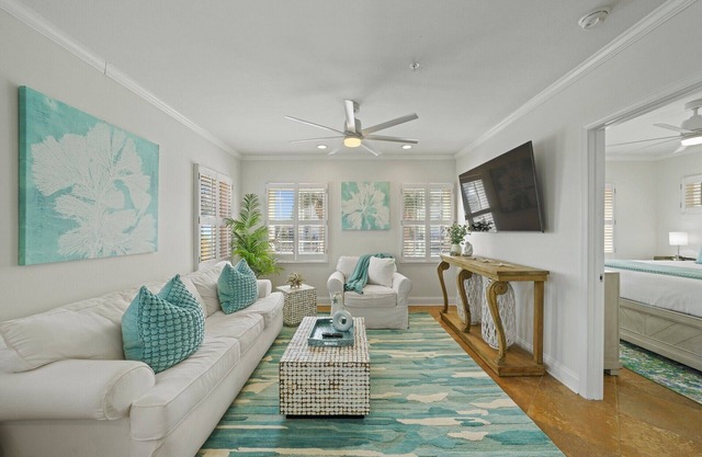 JUST REMODELED! Gulf Views, Large Balcony, 3 Pools, Less than 1 min Walk to Beach!