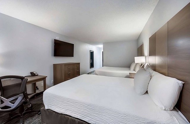 Just What You Were Looking For! 4 Spacious Units w/ Free Continental Breakfast!