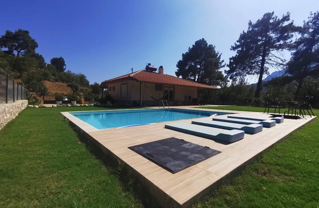 Kır evi Havuzlu ve Bahçeli (Villa Olymposzaray)