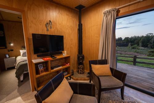 Kūkū Kabin - Waimate North Eco Holiday Cabin