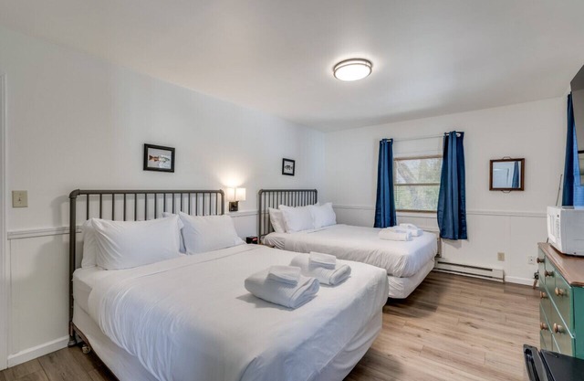K's Motel with Stunning St. Lawrence River Views - Room 7