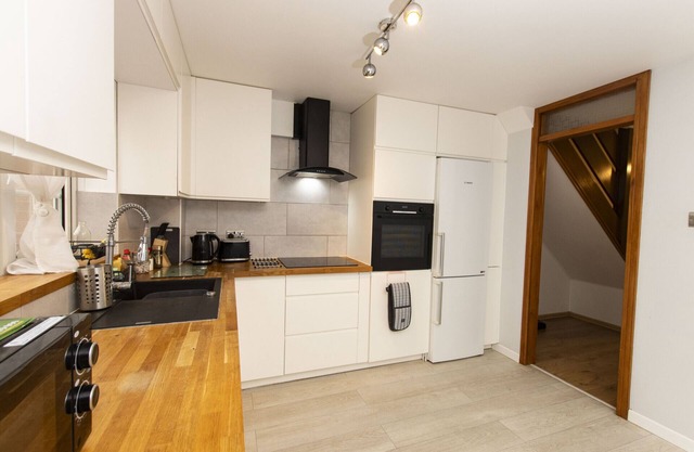 K Suites - Stunning 2 bed House w/free parking