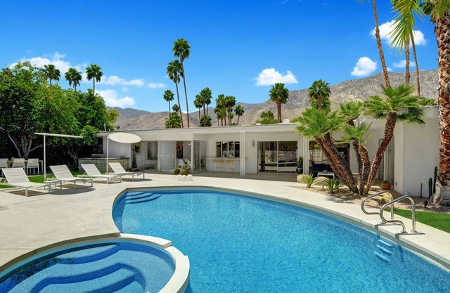 K0628 - Canyon Oasis - Sleek and Comfortable Midcentury Modern Home in Indian Ca