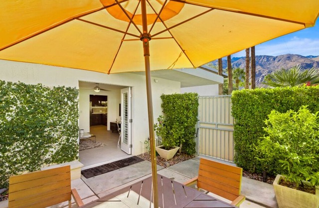 K1074 -Gorgeous Uptown Palm Springs Condo with Mountain Views!