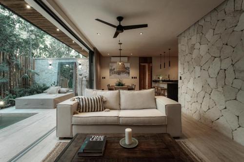 Ka'ana Condo