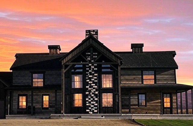 KABINO: New build, A/C, Hot tub, Red light sauna, Pool table, Trailer parking