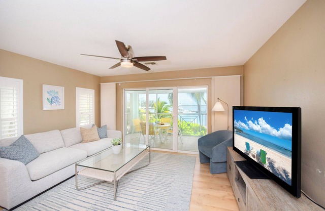 Kaibo Escape: Waterfront Condo w/Communal Pool & Hot Tub, Walk to Restaurants & Starfish Point