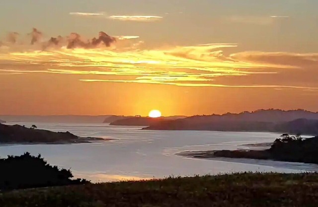 Kaipara Harbour Views. Private estate with Farm park surrounds.