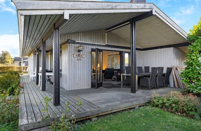 "Kajsa" - 250m from the sea by Interhome