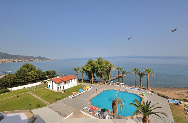 Kaju Beach Hotel
