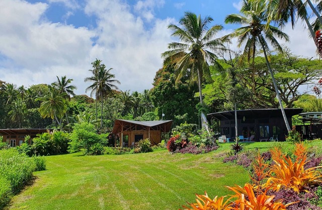 Kalani Oceanside Retreat