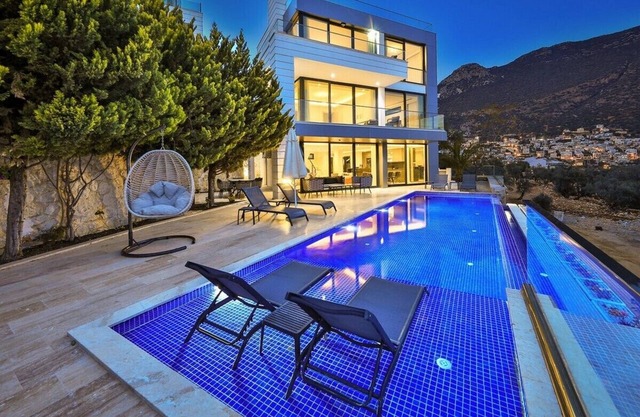 Kalkan Kalamar Ortalan 5+1 Lüks Villa