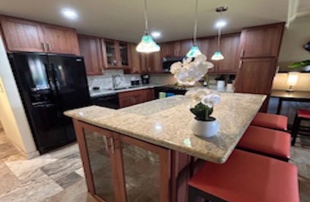 Kamaole Sands Condo, 1 BDR, Beautiful space. Gourmet Kitchen Split A/C's