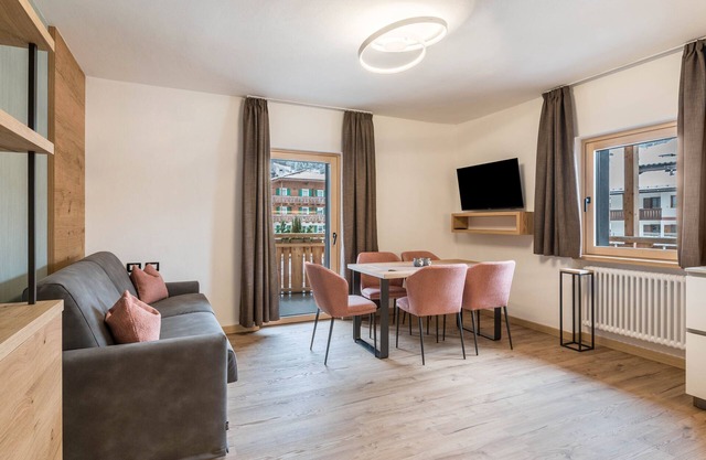 "Kamerloy Apartments - D" mit Bergblick, Wi-Fi, Balkon & Garten