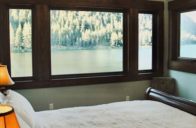 Kamloops Lakehouse - Unwind at Paul Lake!