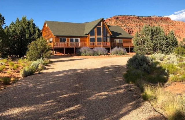 Kanab 60 Acre Hidden Treasure Home