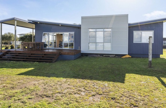 Karikari Beach House - Rangiputa Holiday Home, RANGIPUTA
