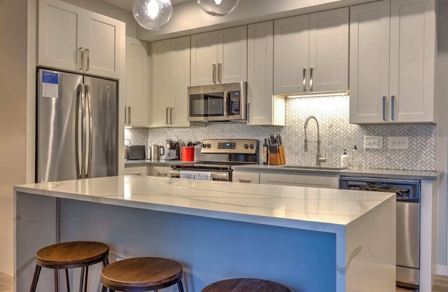 Kasa | St. Louis | Lovely 1BD/1BA Forest Park Apartment
