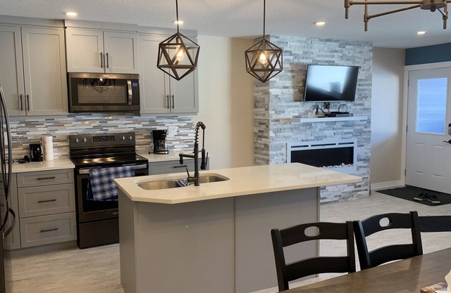 KATEPWA LAKE-HOME AWAY FROM HOME (condo 4)