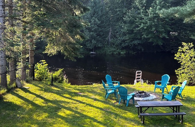 Kawartha Lakes River Front Cottage