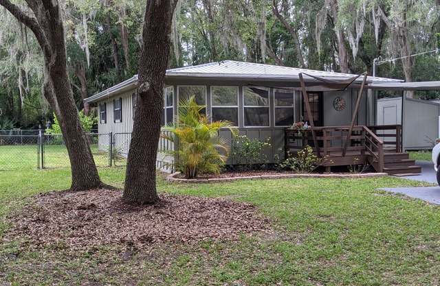 Nature Coast Escape, Inglis - Dogs Welcome!