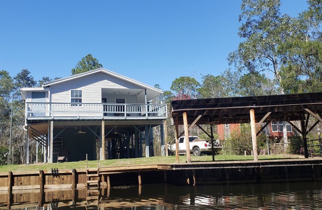 Kayaking paradise! Bring your boat Has boat dock!