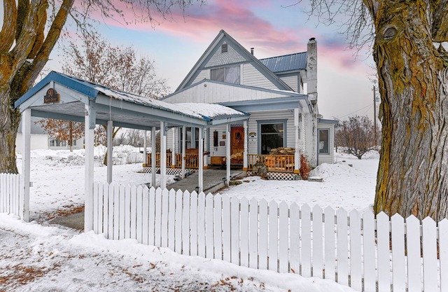 Kay’s Country Place. Dog Friendly.