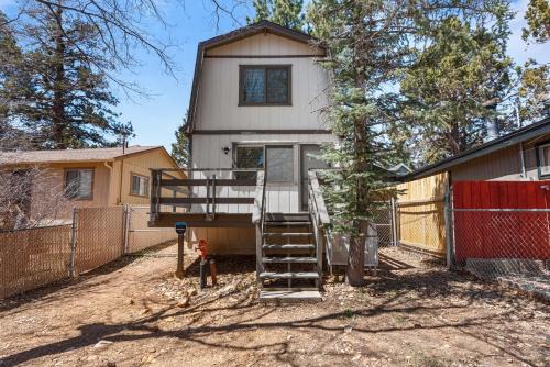 KCs Haven - Relax with the whole family at this peaceful cabin
