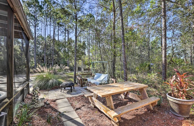 Keaton Beach Escape w/ Hot Tub < 2 Mi to Shore